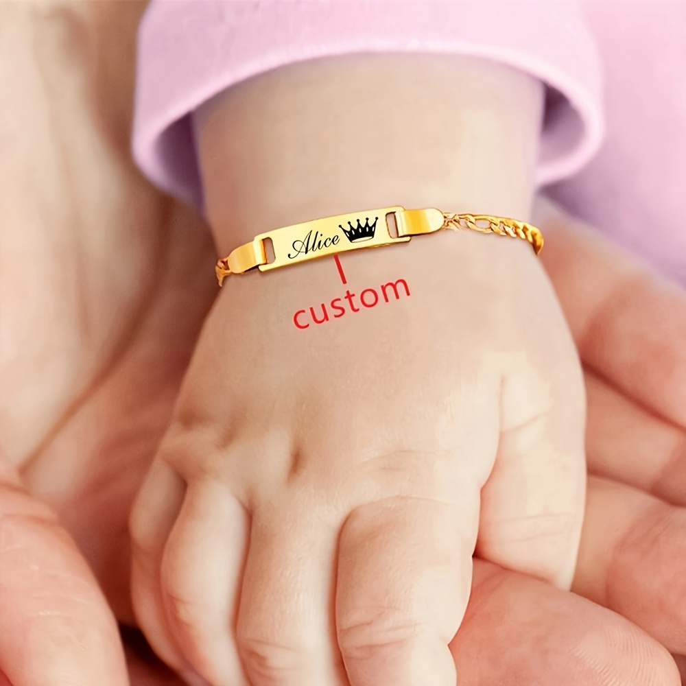 Personalized Curved Bracelet of 18K Gold-Plated Stainless Steel